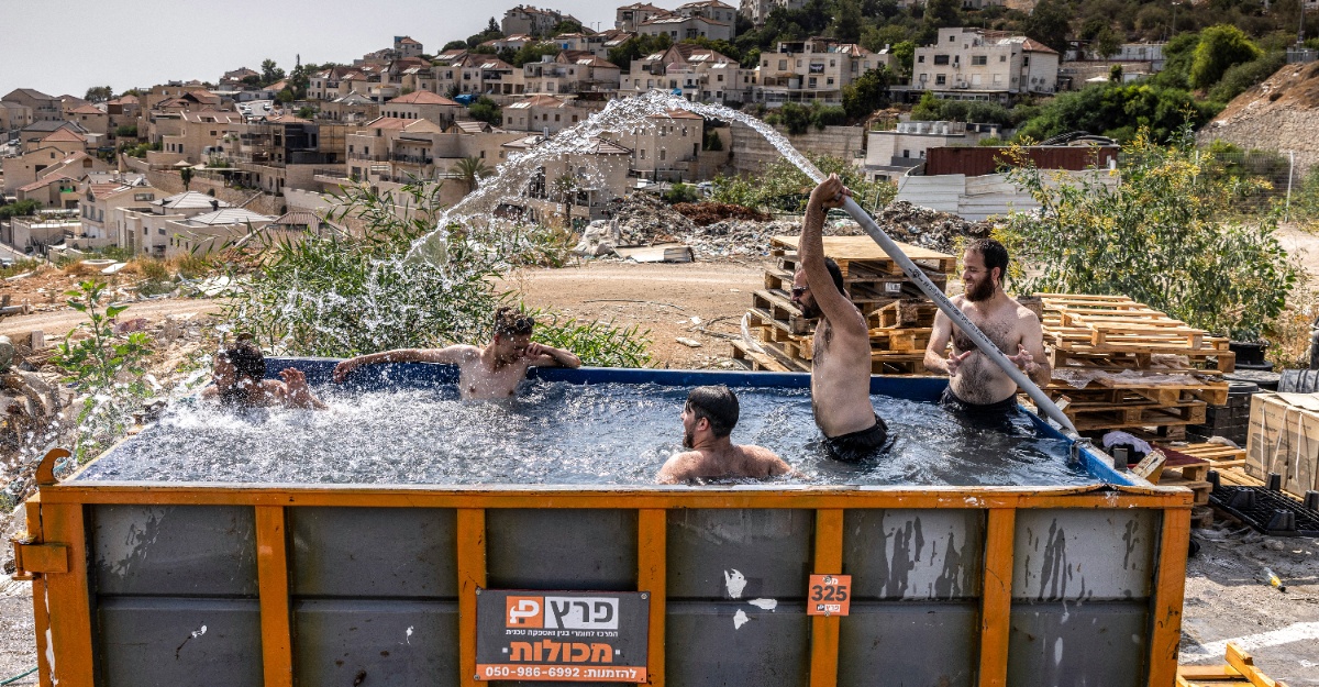 Suhu Hampir Cecah 50 Darjah Celcius, Israel Dilanda Gelombang Haba