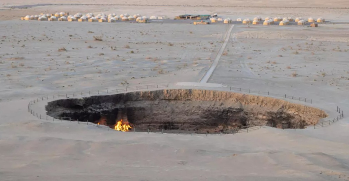 Menyala Sejak 1971, Api Kawah Digelar ‘Pintu Neraka’ Hampir Padam