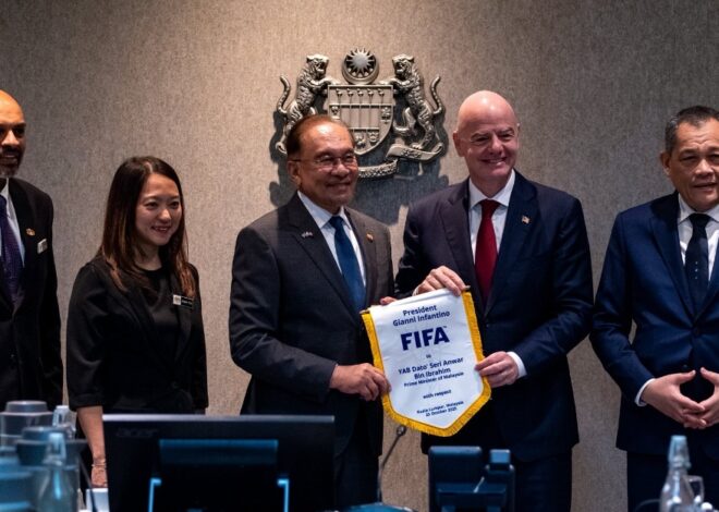 PM Anwar Bincang Usaha Perkukuh Ekosistem Bola Sepak Dengan Presiden FIFA