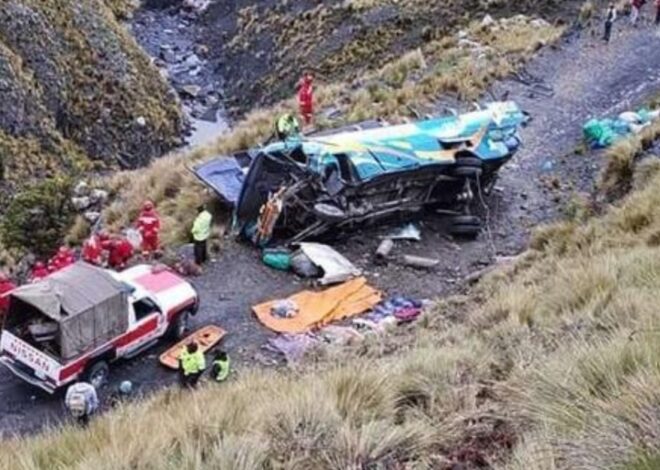 Bas Kecil Terjunam Dalam Gaung, 8 Disahkan Maut