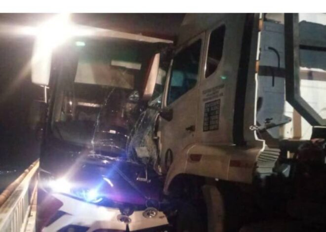 Bas Ekspres Bawa 30 Penumpang Dilapor Kemalangan