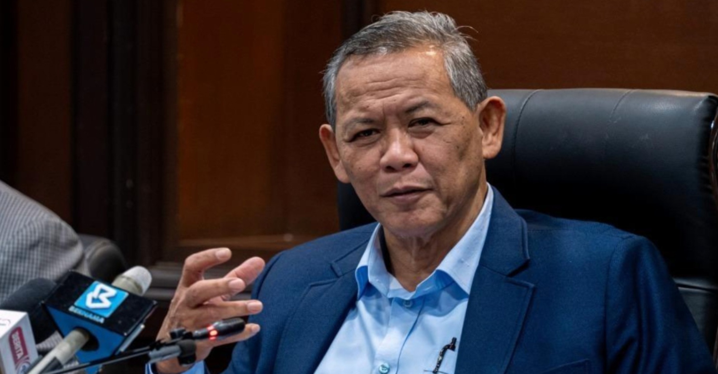 PM Anwar Mengadap Tuanku Muhriz, Sokong Titah Aminuddin Teruskan Tugas Sebagai MB